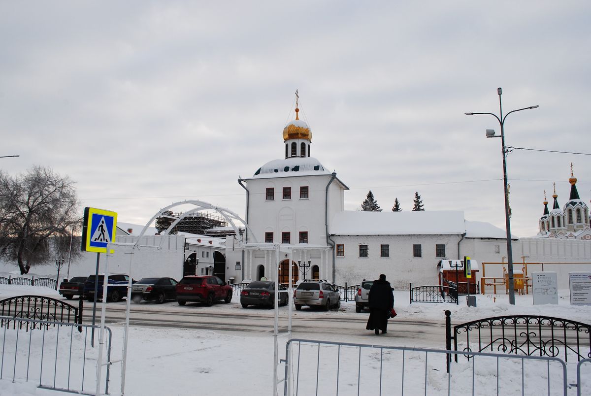 общий вид в ландшафте. Далматовский Успенский мужской монастырь. Церковь Иоанна Богослова, Далматово (Далматовский район, Курганская область)