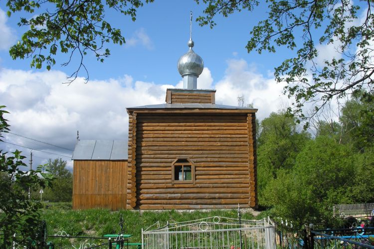 Часовня Рождества Пресвятой Богородицы, Давыдчичи (Дубровский район, Брянская область). общий вид в ландшафте, Фото: Денисов Артем. Специально для каталога. 
