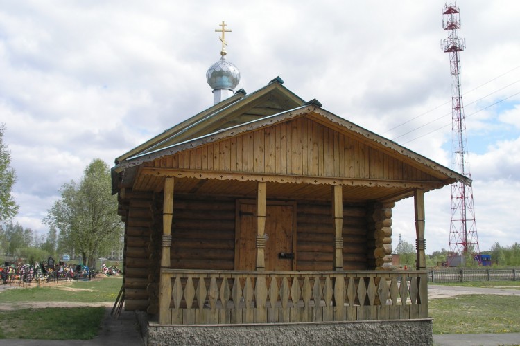 Часовня Димитрия Солунского, Дубровка (Дубровский район, Брянская область). общий вид в ландшафте, Фото: Артем Денисов. Специально для каталога.