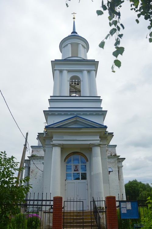 Церковь Смоленской иконы Божией Матери, Поповка (Алексинский район и пос. Новогуровский, Тульская область). фасады