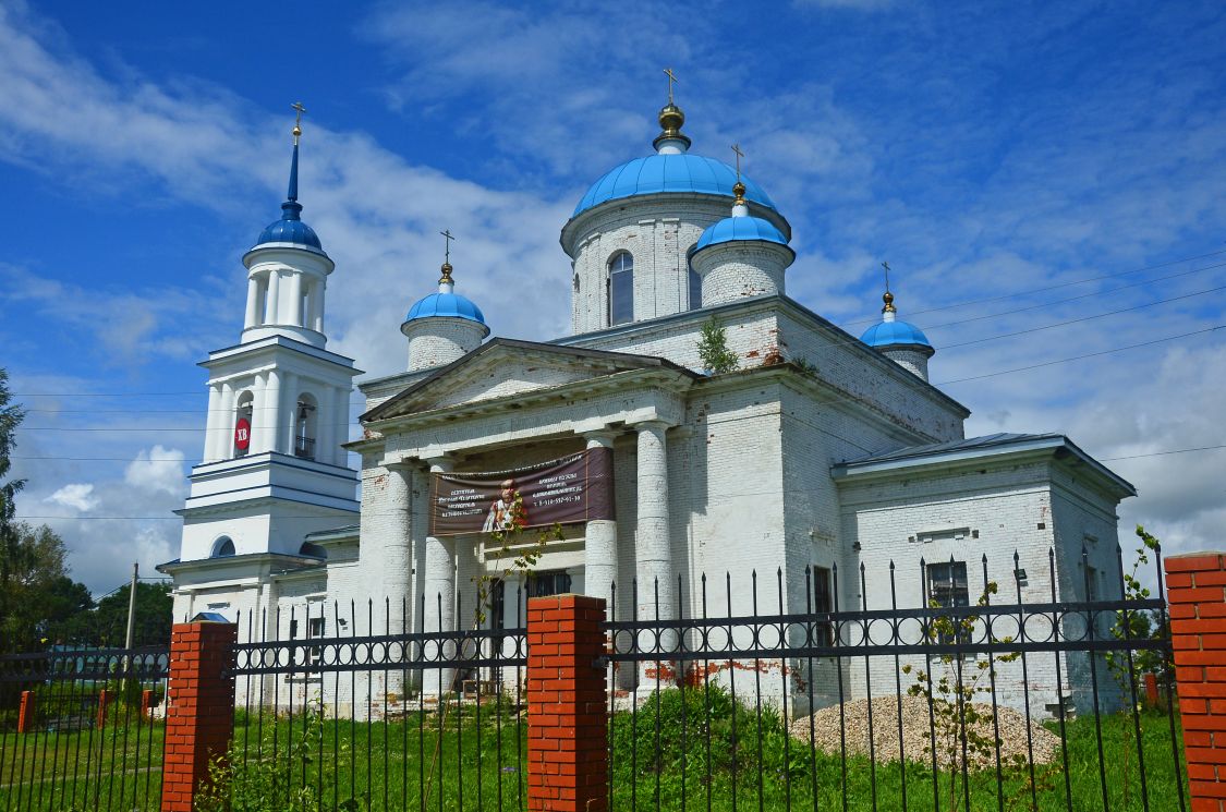Церковь Смоленской иконы Божией Матери, Поповка (Алексинский район и пос. Новогуровский, Тульская область). фасады