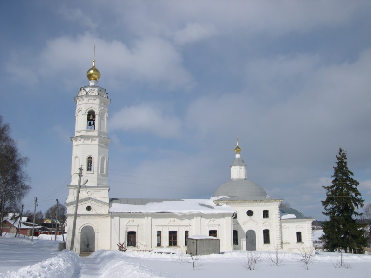 Церковь Богоявления Господня, Красный (Истринский городской округ и ЗАТО Восход, Московская область). фасады, Вид храма с юга после ремонта