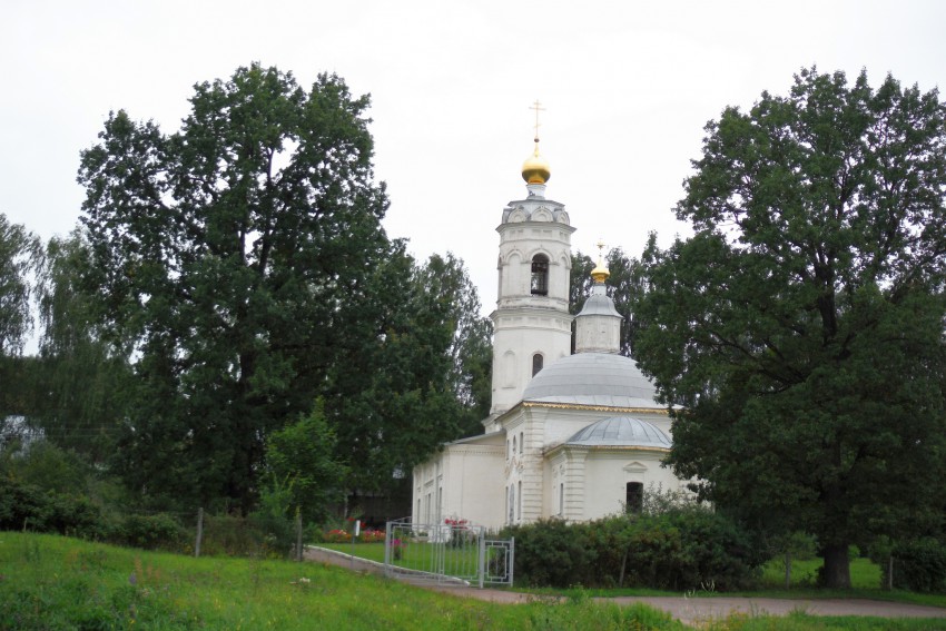 Церковь Богоявления Господня, Красный (Истринский городской округ и ЗАТО Восход, Московская область). фасады