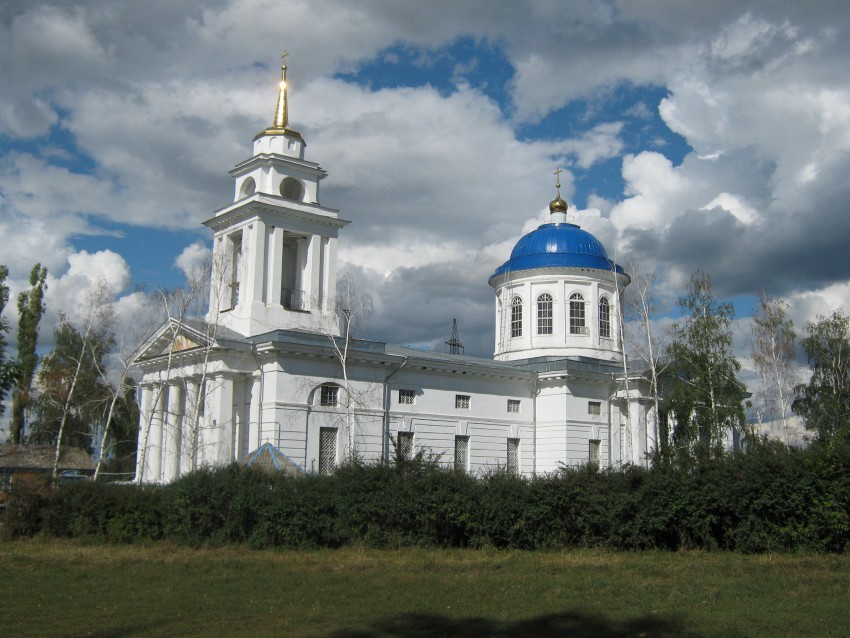 Девица. Церковь Михаила Архангела. фасады