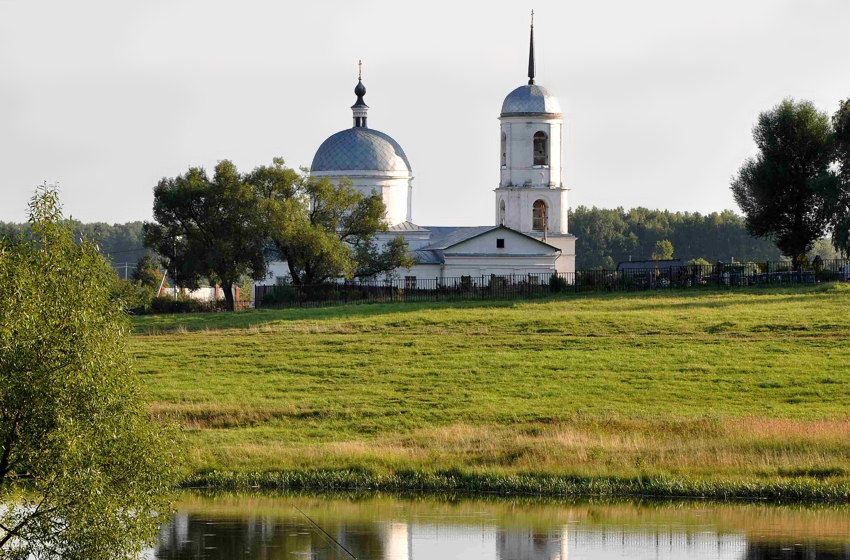 Церковь Вознесения Господня в Сатине-Русском, Сатино-Русское (Троицкий административный округ (ТАО), г. Москва). общий вид в ландшафте