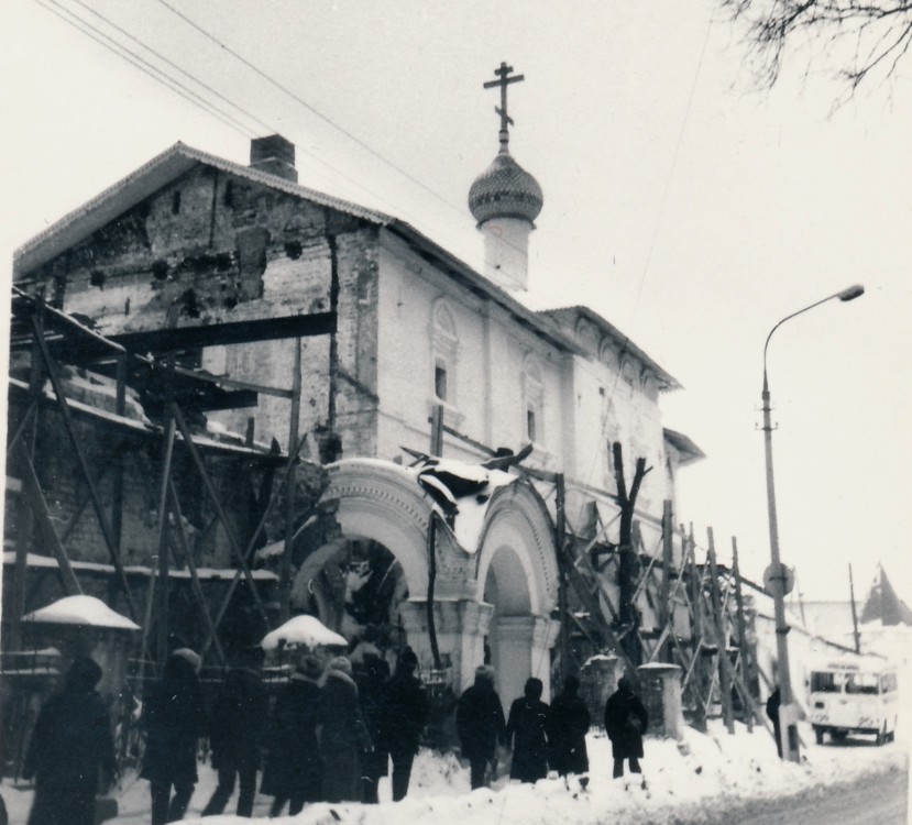 Дмитров. Борисоглебский мужской монастырь. Церковь Николая Чудотворца. фасады