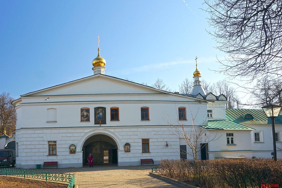 Русская община дмитров. Борисоглебский монастырь Дмитров. Борисоглебский Дмитровский мужской монастырь, Дмитров. Храм в Борисоглебском монастыре Дмитров. Дмитров достопримечательности Борисоглебский монастырь.