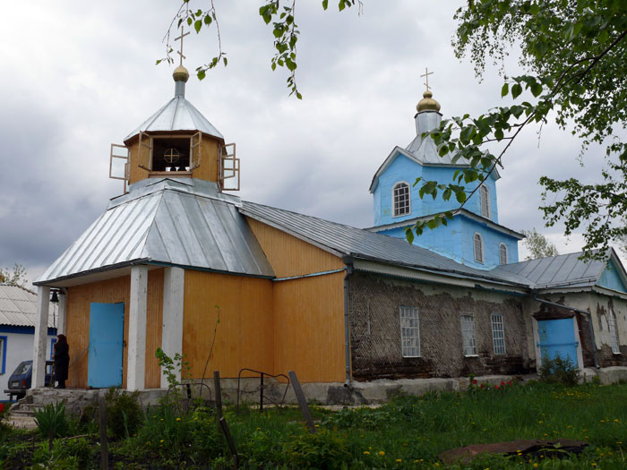 Берёзовка. Церковь Казанской иконы Божией Матери. общий вид в ландшафте