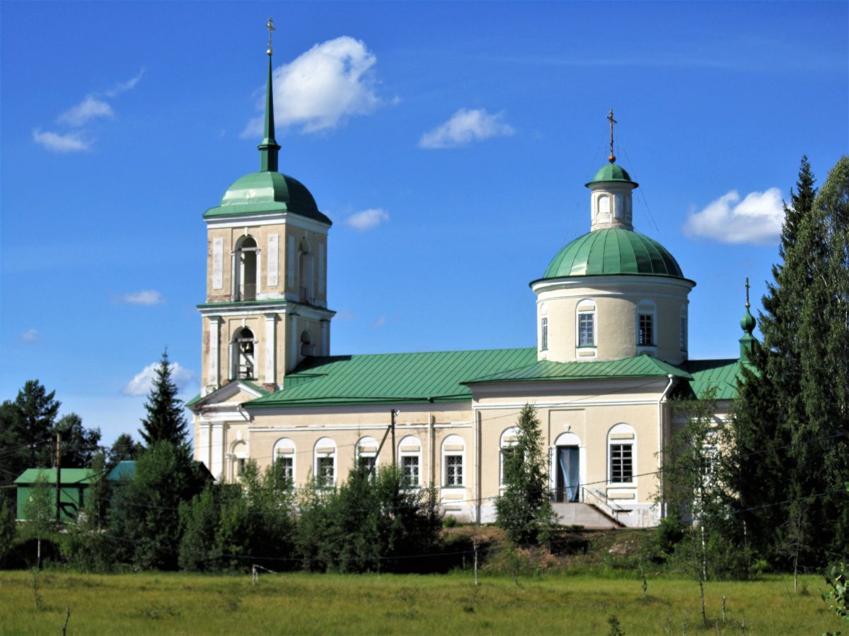 Троицкий Никандров Городноезерский женский монастырь. Церковь Троицы Живоначальной, Никандрово (Любытинский район, Новгородская область). фасады