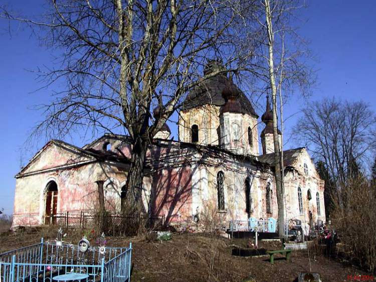 Тельбовичи. Церковь Георгия Победоносца. общий вид в ландшафте