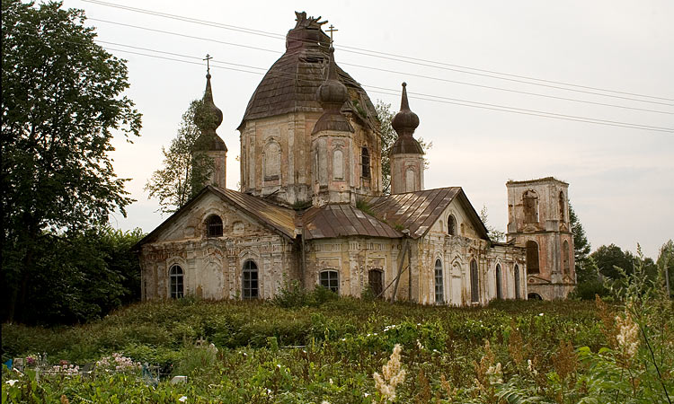 Церковь Георгия Победоносца, Тельбовичи (Боровичский район, Новгородская область). общий вид в ландшафте