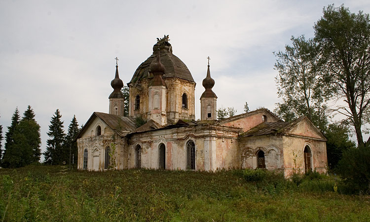 Церковь Георгия Победоносца, Тельбовичи (Боровичский район, Новгородская область). общий вид в ландшафте, Вид с северо-запада