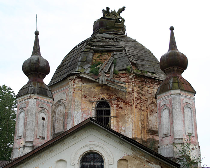 Церковь Георгия Победоносца, Тельбовичи (Боровичский район, Новгородская область). архитектурные детали, Пятиглавие