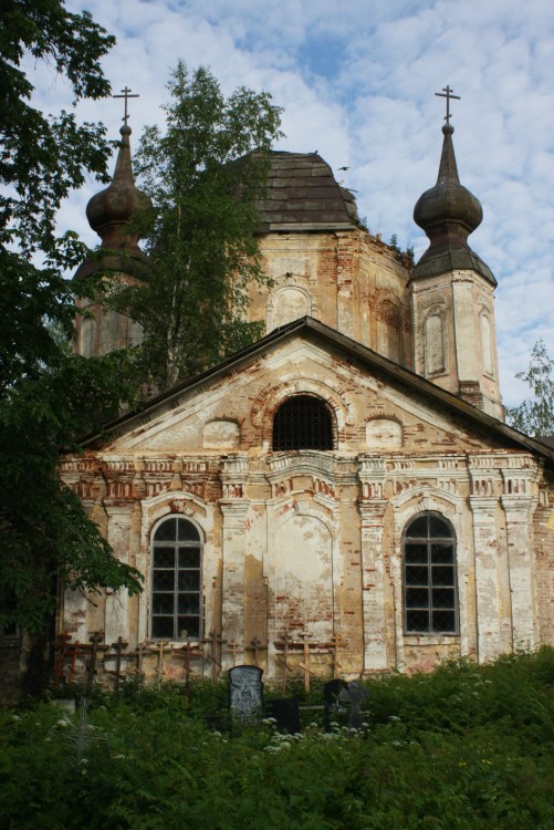 Церковь Георгия Победоносца, Тельбовичи (Боровичский район, Новгородская область). архитектурные детали