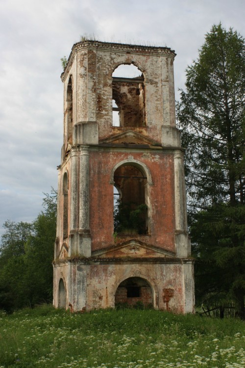 Церковь Георгия Победоносца, Тельбовичи (Боровичский район, Новгородская область). архитектурные детали