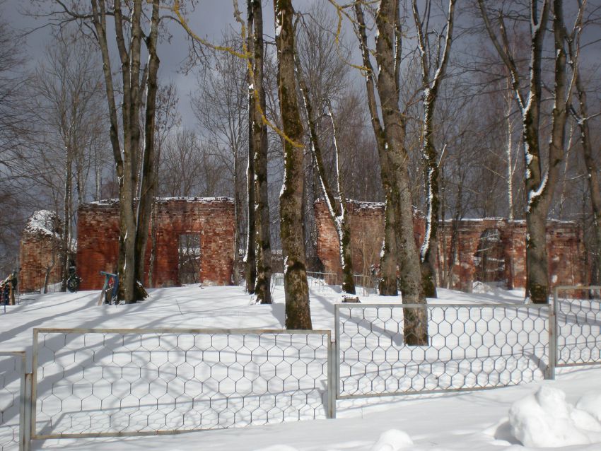 Церковь Троицы Живоначальной, Семеновщина (Валдайский район, Новгородская область). фасады