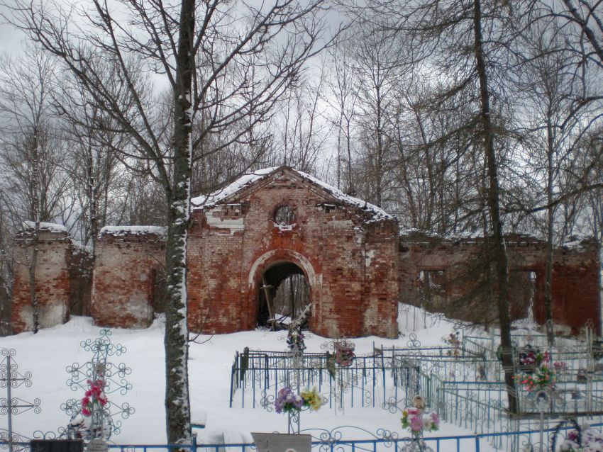 Церковь Троицы Живоначальной, Семеновщина (Валдайский район, Новгородская область). фасады