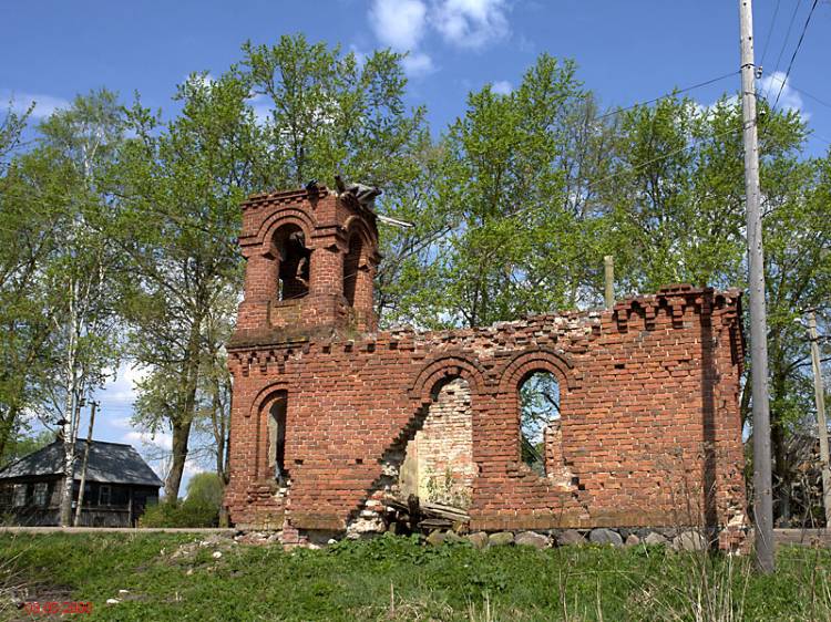 Церковь Покрова Пресвятой Богородицы, Малая Уторгош (Шимский район, Новгородская область). общий вид в ландшафте
