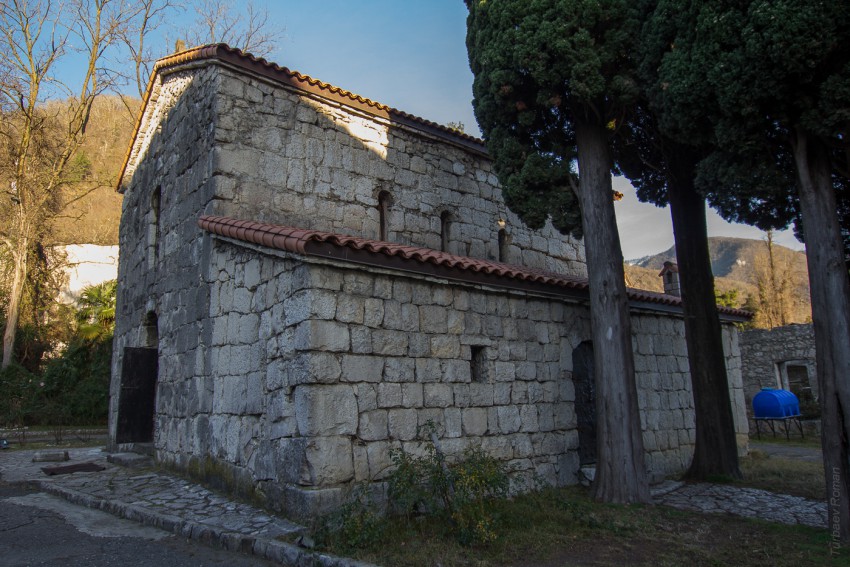 Церковь Ипатия Гагрского, Гагра (Абхазия, Прочие страны). фасады