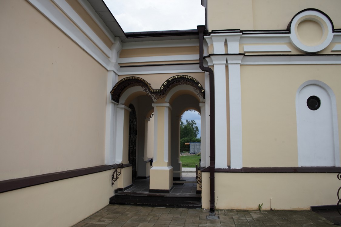 Церковь Рождества Пресвятой Богородицы, Никольское (Жуковский район, Калужская область). архитектурные детали