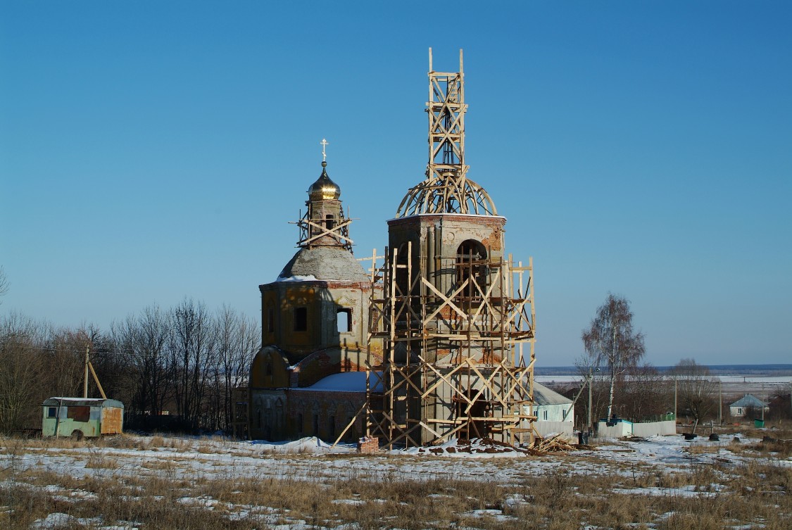 Манино. Церковь Рождества Христова. общий вид в ландшафте