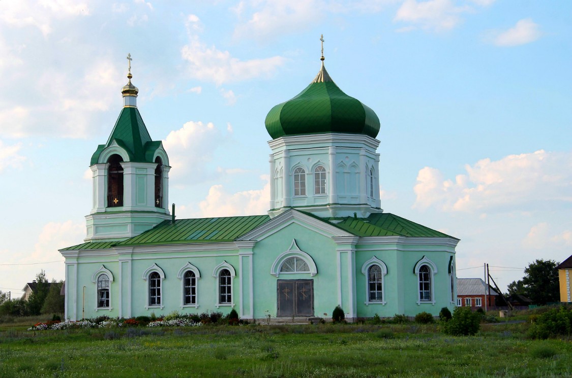 Савицкое. Церковь Троицы Живоначальной. фасады