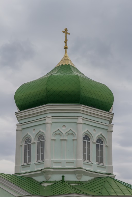 Церковь Троицы Живоначальной, Савицкое (Усманский район, Липецкая область). архитектурные детали, Завершение основного объема