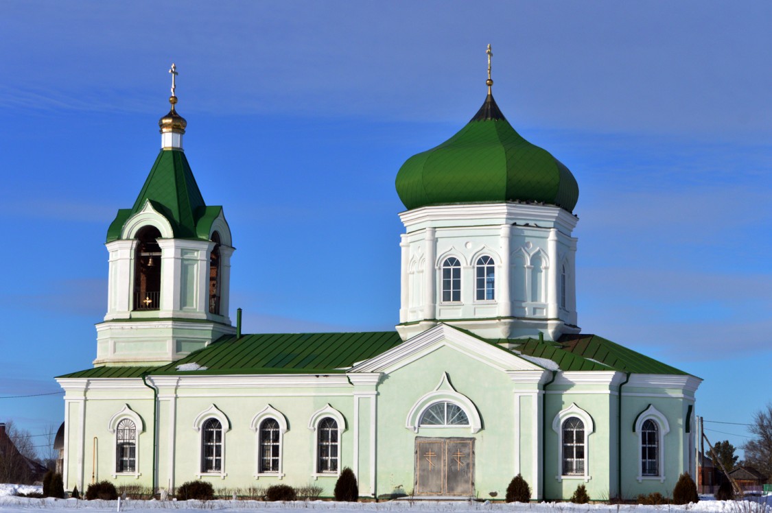 Савицкое. Церковь Троицы Живоначальной. фасады