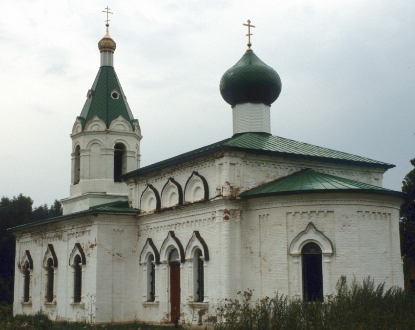 Церковь Георгия Победоносца, Капустино (Чеховский городской округ, Московская область). фасады