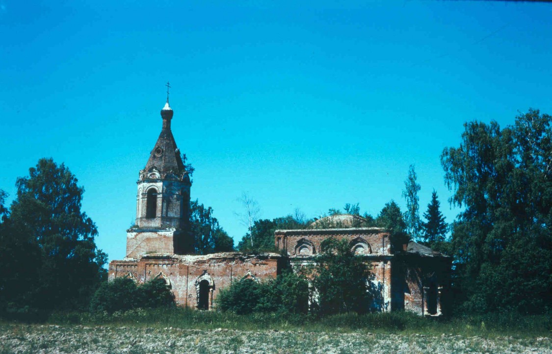 Церковь Георгия Победоносца, Капустино (Чеховский городской округ, Московская область). фасады