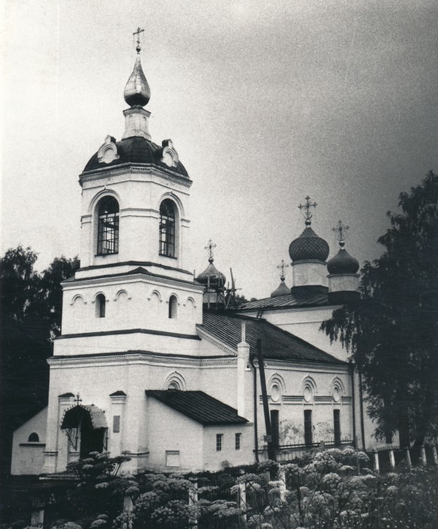 Ваулово. Церковь Троицы Живоначальной. фасады