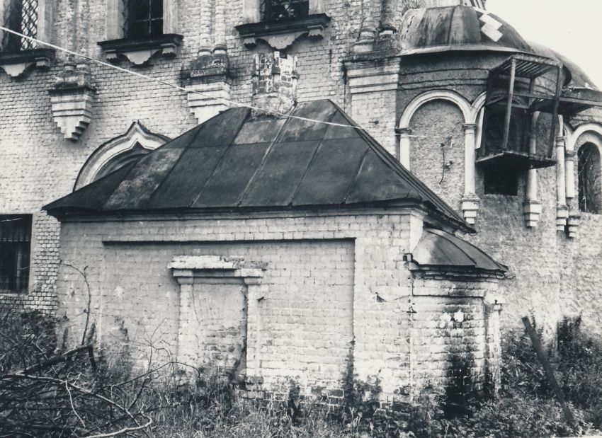 Церковь Покрова Пресвятой Богородицы, Мещерское (Чеховский городской округ, Московская область). архитектурные детали