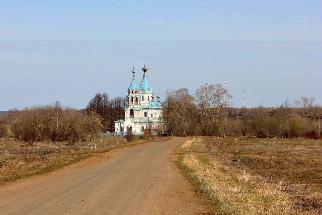 Верхняя Шурма. Церковь Александра Невского. общий вид в ландшафте