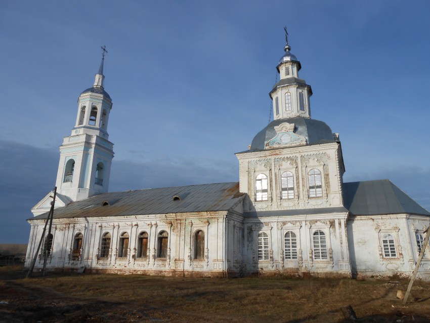 Петровское. Церковь Петра и Павла. фасады