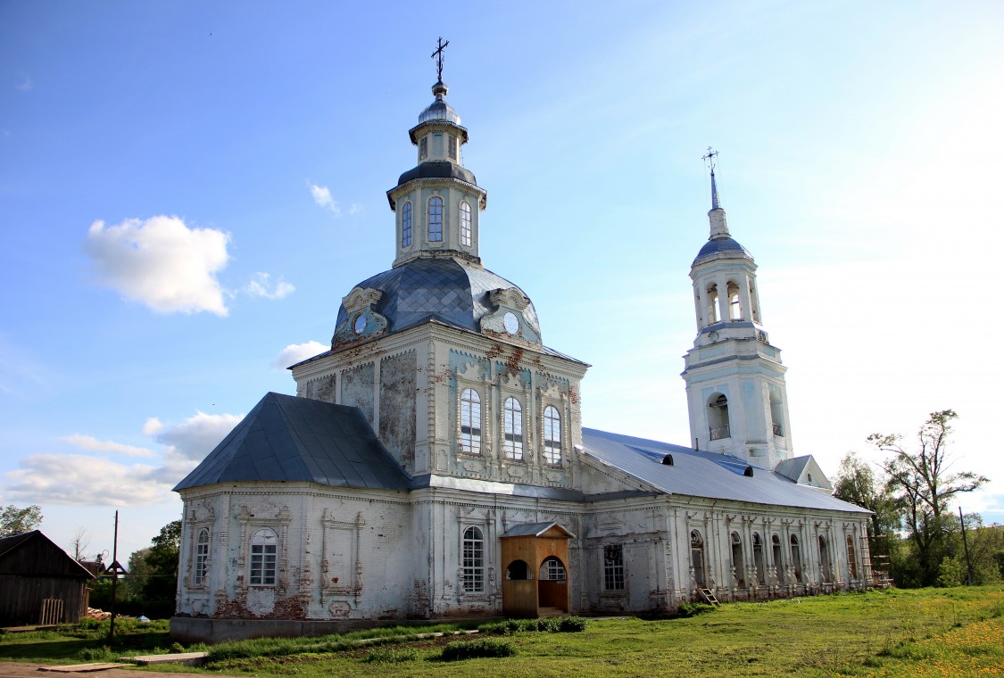 Петровское. Церковь Петра и Павла. фасады