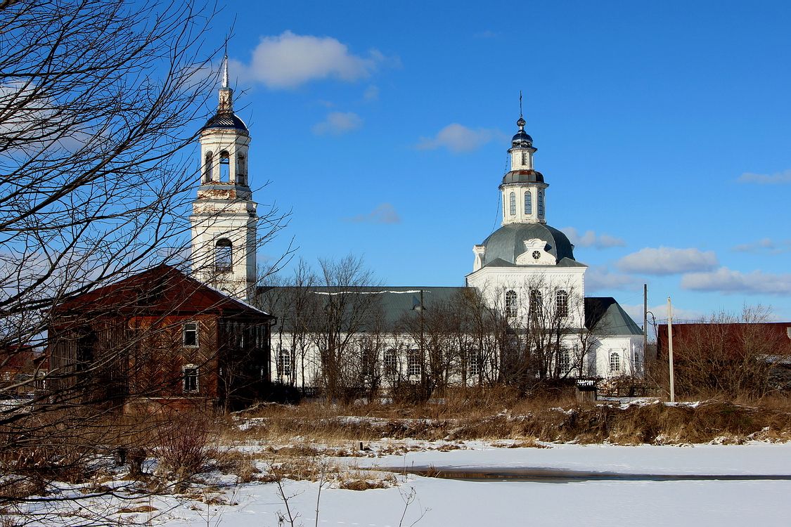 Петровское. Церковь Петра и Павла. фасады