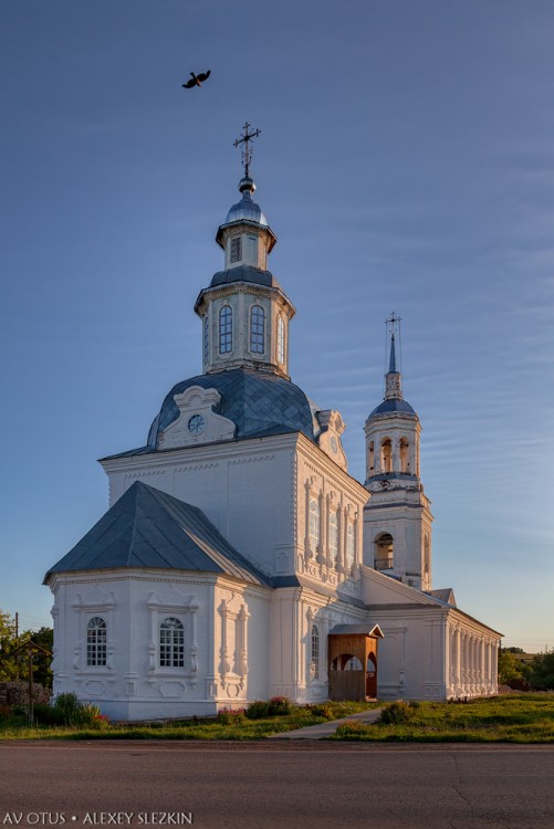 Петровское. Церковь Петра и Павла. фасады