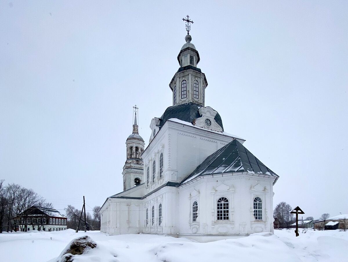 Петровское. Церковь Петра и Павла. фасады, Вид с юго-востока