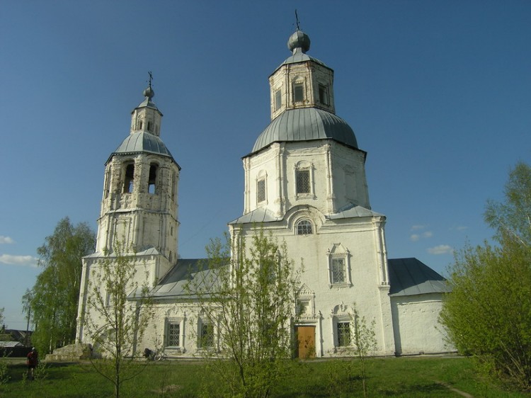 Церковь Покрова Пресвятой Богородицы, Курмыш (Пильнинский район, Нижегородская область). общий вид в ландшафте