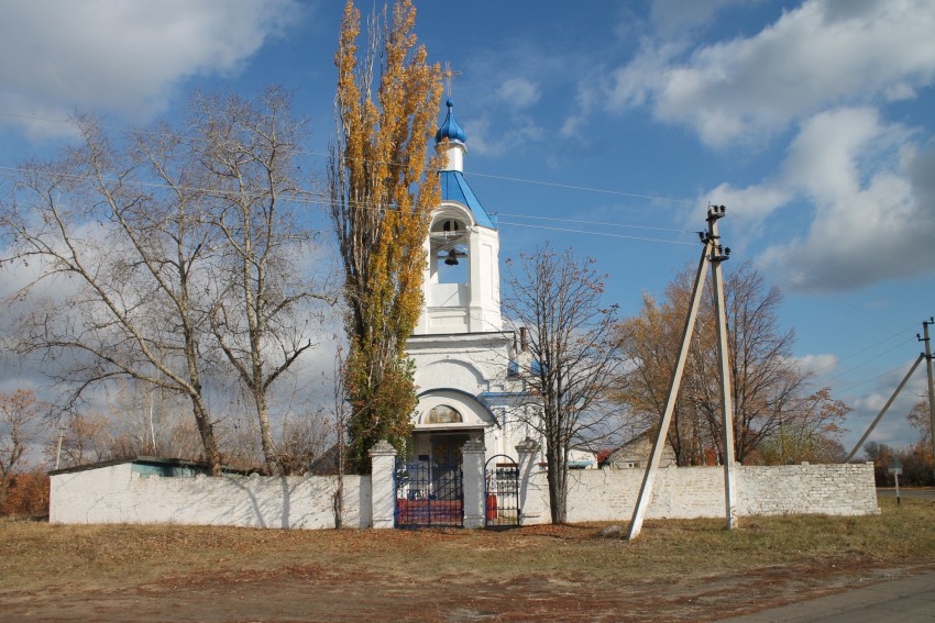 Церковь Успения Пресвятой Богородицы, Трёхстенки (Каменский район, Воронежская область). фасады