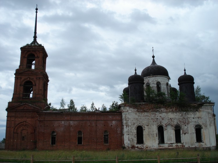 Церковь Успения Пресвятой Богородицы, Берёзовский Рядок (Бологовский район, Тверская область). фасады