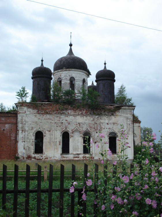 Церковь Успения Пресвятой Богородицы, Берёзовский Рядок (Бологовский район, Тверская область). фасады