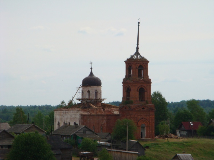 Церковь Успения Пресвятой Богородицы, Берёзовский Рядок (Бологовский район, Тверская область). общий вид в ландшафте