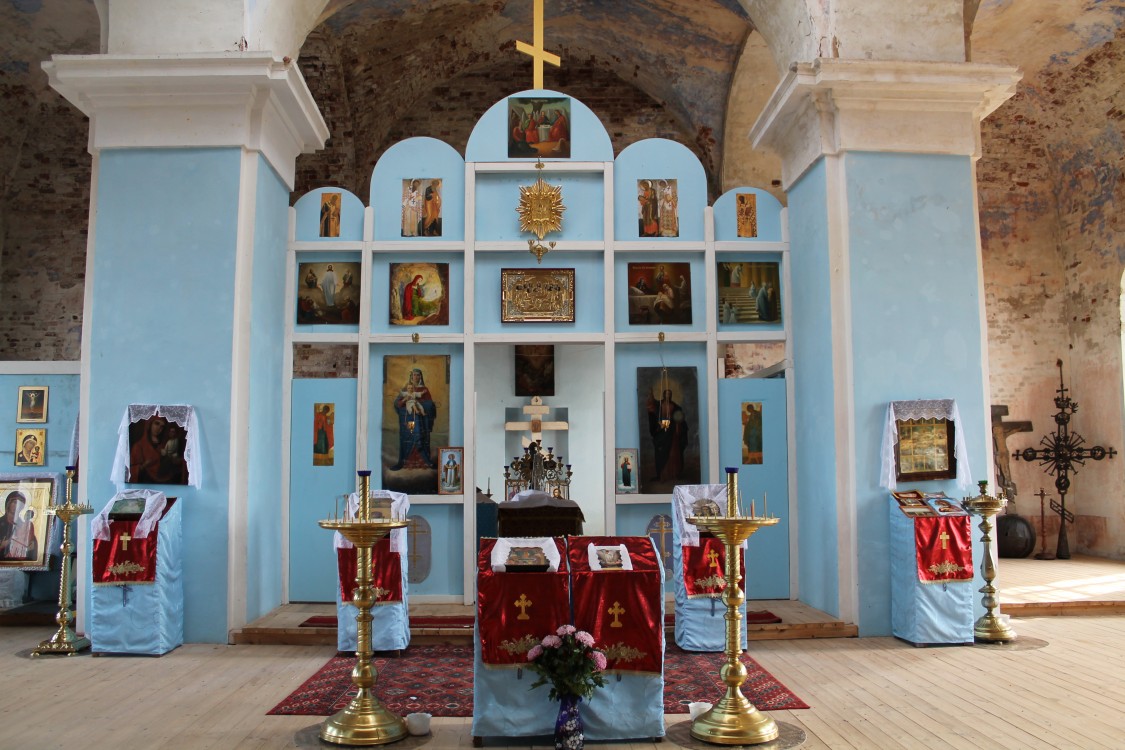 Церковь Успения Пресвятой Богородицы, Берёзовский Рядок (Бологовский район, Тверская область). интерьер и убранство