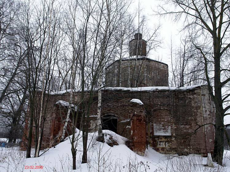 Церковь Троицы Живоначальной, Лапушка (Пошехонский район, Ярославская область). фасады