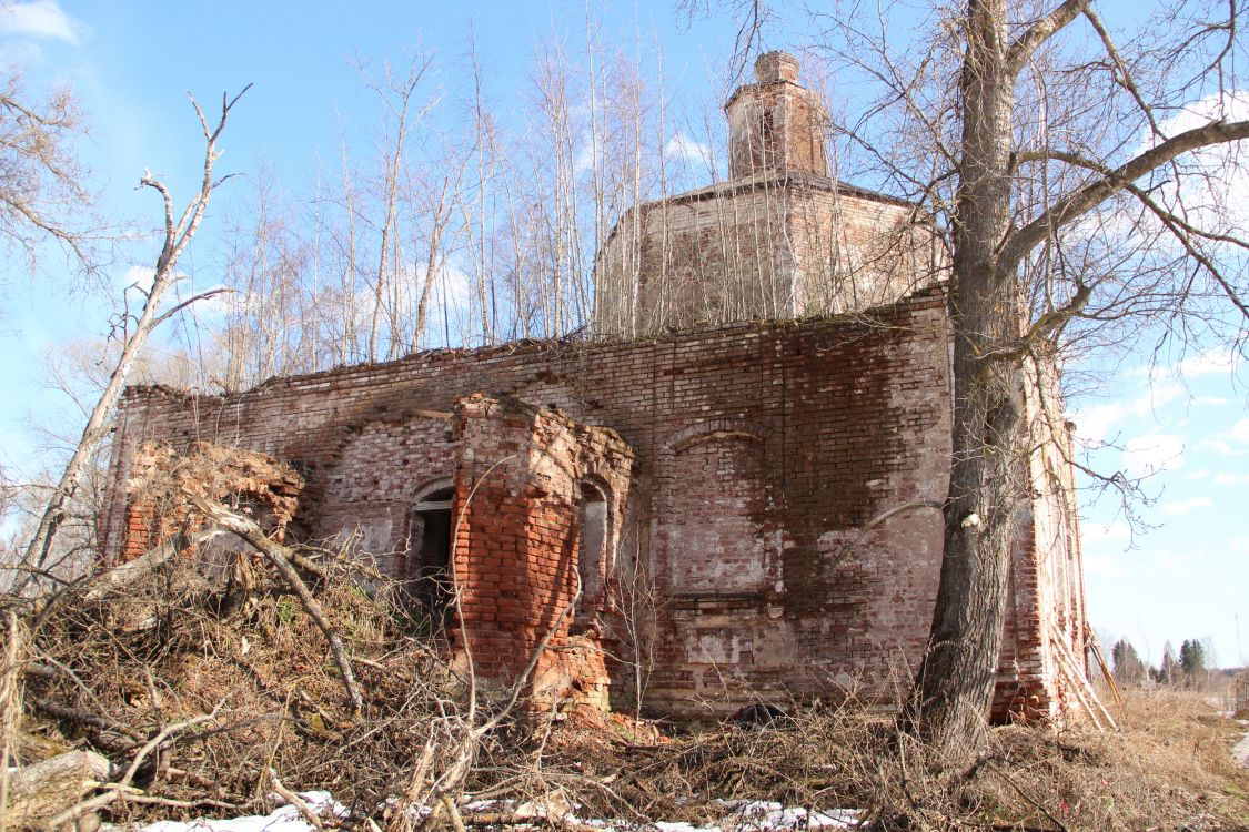 Церковь Троицы Живоначальной, Лапушка (Пошехонский район, Ярославская область). фасады