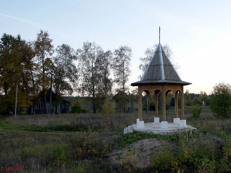 Часовня Николая Чудотворца, Вертлово (Борисоглебский район, Ярославская область). общий вид в ландшафте