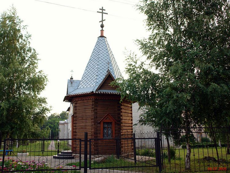 Часовня Анастасии Узорешительницы и Серафима Угличского при доме престарелых, Углич (Угличский район, Ярославская область). фасады