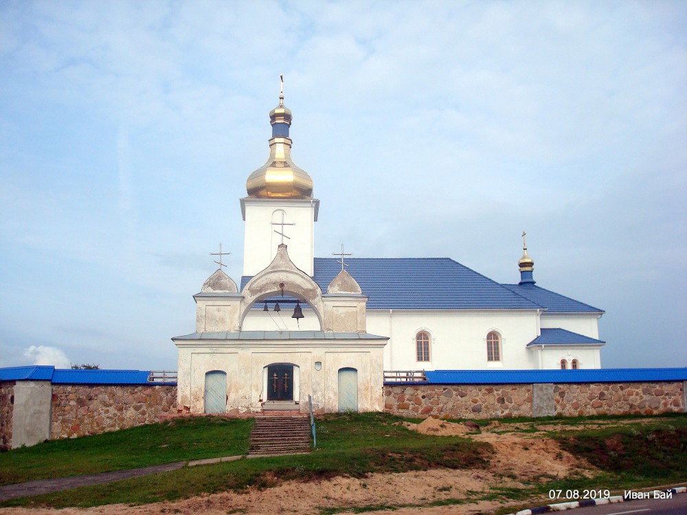 Церковь Успения Пресвятой Богородицы, Новый Свержень (Столбцовский район, Беларусь, Минская область). фасады