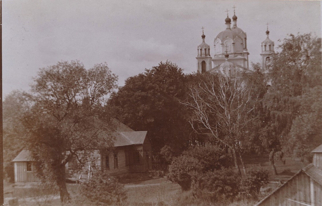 Церковь Александра Невского, Столовичи (Барановичский район, Беларусь, Брестская область). архивная фотография, Редкий ракурс со стороны абсиды. Почтовая фотооткрытка 1916 г.